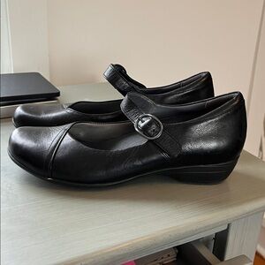 Dansko Mary Jane’s Shoes Black Sz 41 Sz 10.5. -11